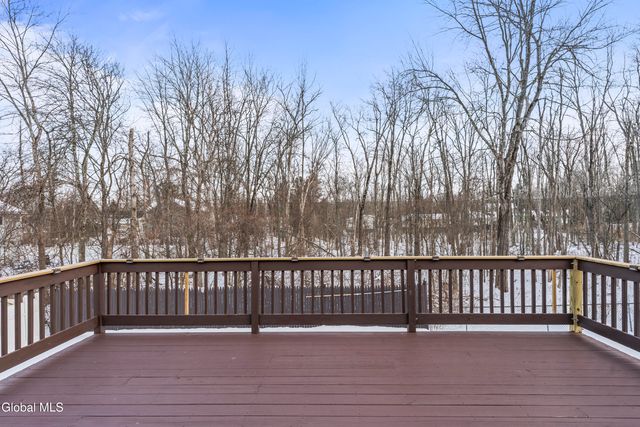 84 S Amherst Avenue, Colonie, NY 12304