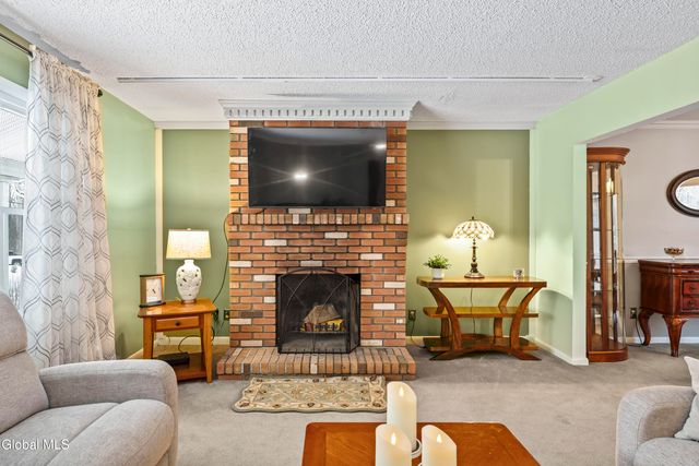 84 S Amherst Avenue, Colonie, NY 12304