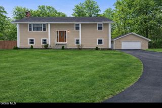 84 S Amherst Avenue, Colonie, NY 12304