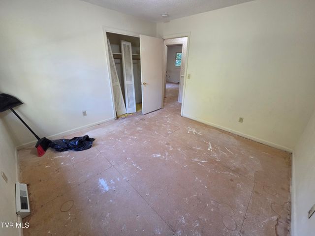 205 Tamassee Drive, Johnson City, TN 37601