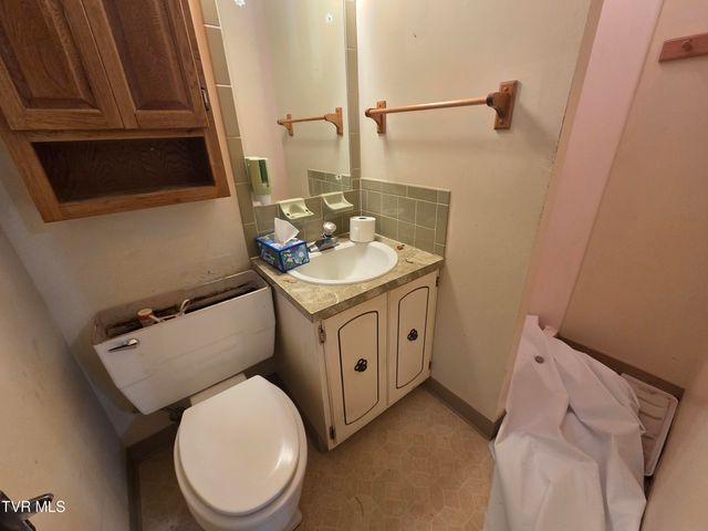 205 Tamassee Drive, Johnson City, TN 37601