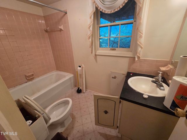 205 Tamassee Drive, Johnson City, TN 37601