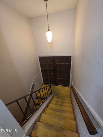 205 Tamassee Drive, Johnson City, TN 37601