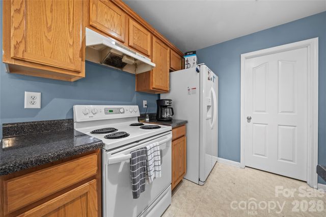 5041 Wallace Creek Lane, Charlotte, NC 28212