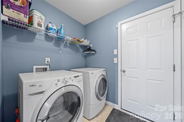 5041 Wallace Creek Lane, Charlotte, NC 28212