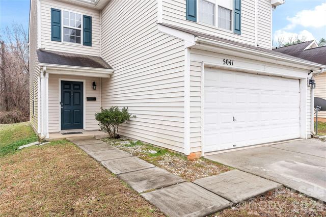 5041 Wallace Creek Lane, Charlotte, NC 28212