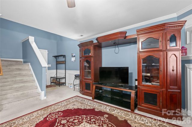 5041 Wallace Creek Lane, Charlotte, NC 28212