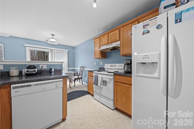 5041 Wallace Creek Lane, Charlotte, NC 28212