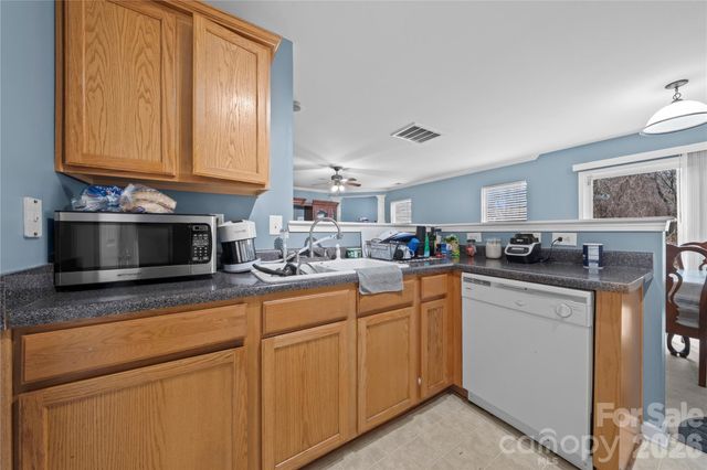 5041 Wallace Creek Lane, Charlotte, NC 28212