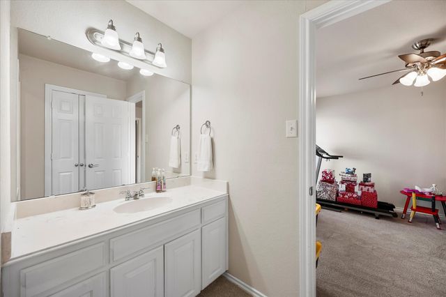 1025 Oak Hollow Lane, Combine, TX 75159