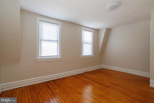 562 MILLBANK RD, Upper Darby, PA 19082
