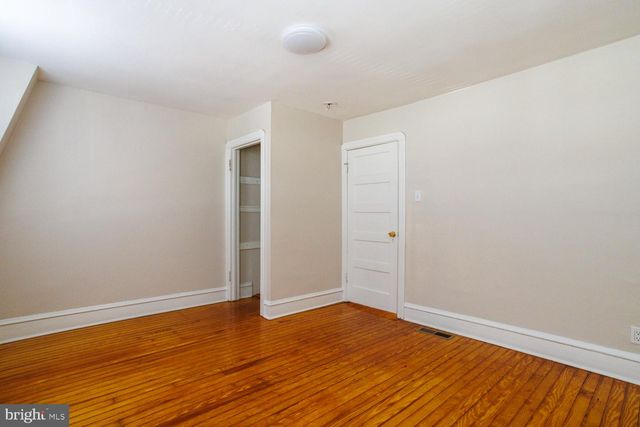 562 MILLBANK RD, Upper Darby, PA 19082