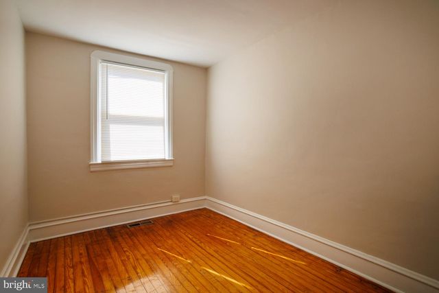 562 MILLBANK RD, Upper Darby, PA 19082
