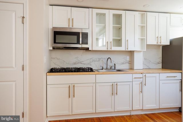 562 MILLBANK RD, Upper Darby, PA 19082