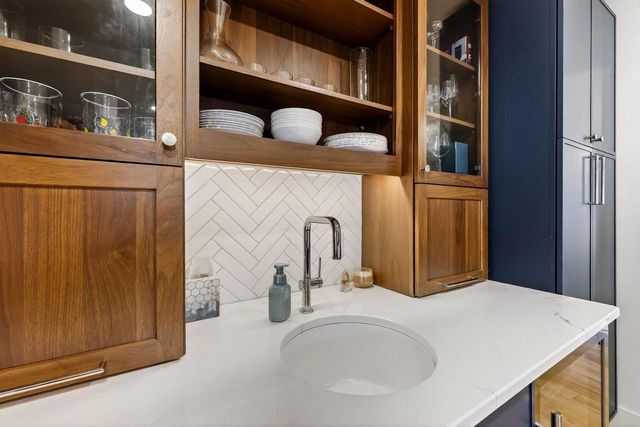 5609 Winnequah Trail, Monona, WI 53716