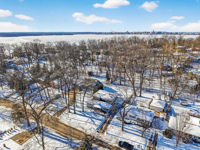 5609 Winnequah Trail, Monona, WI 53716