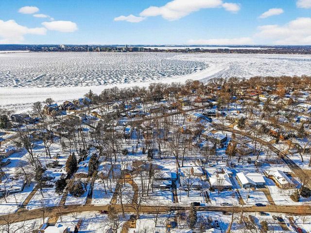 5609 Winnequah Trail, Monona, WI 53716