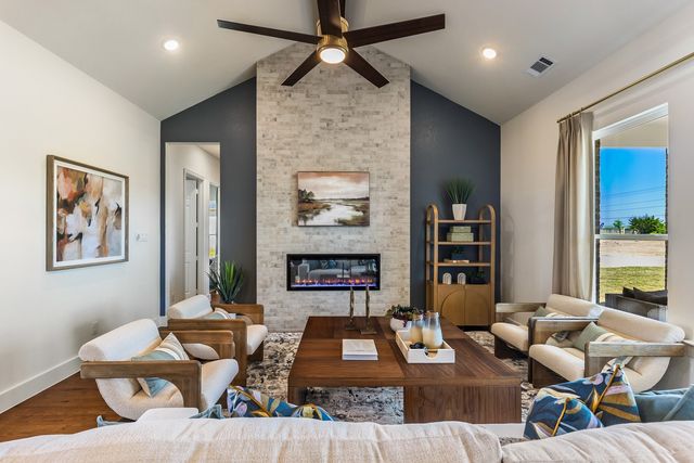 309 Slimp Bluff, Azle, TX 76020