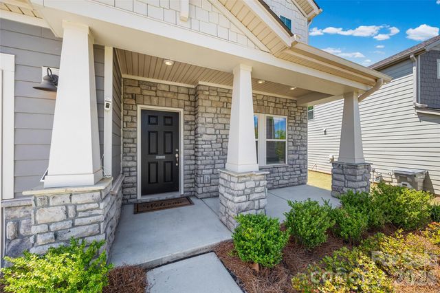 1041 Amberley Crossing Drive, Belmont, NC 28012