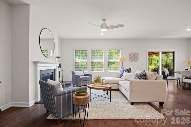 1041 Amberley Crossing Drive, Belmont, NC 28012