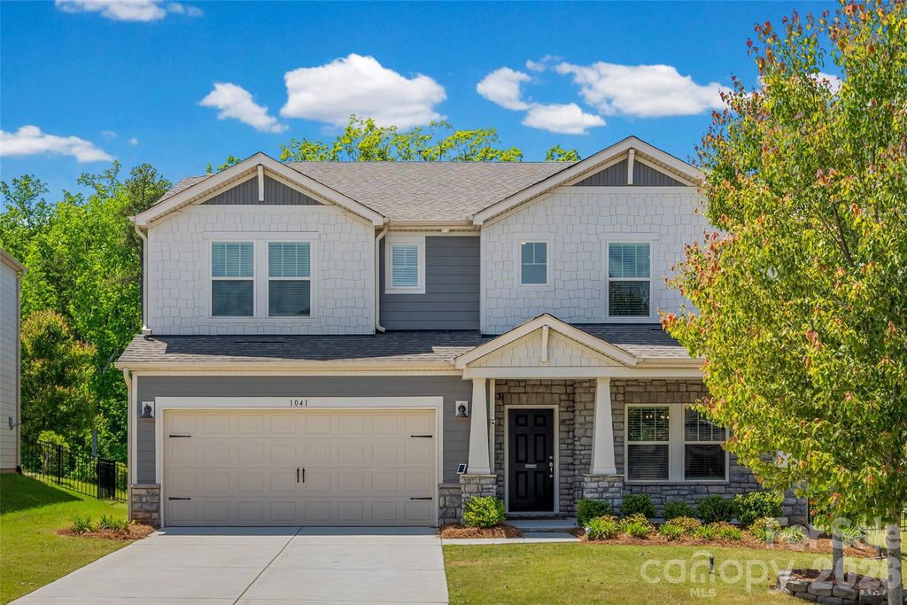 1041 Amberley Crossing Drive, Belmont, NC 28012