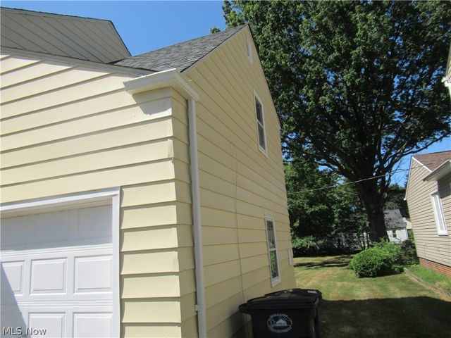 5095 Edenhurst Road, Lyndhurst, OH 44124