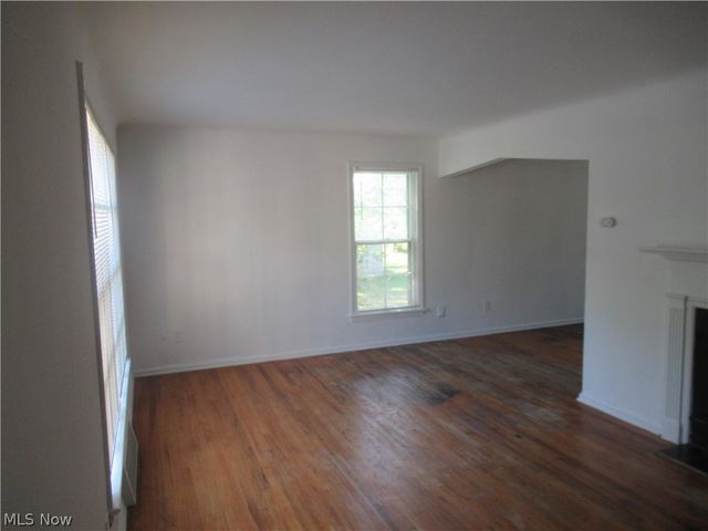 5095 Edenhurst Road, Lyndhurst, OH 44124