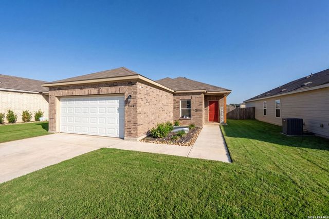 7663 Stud Dr., Elmendorf, TX 78112