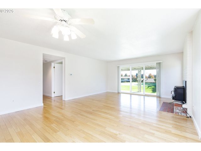 10480 Sw HIGHLAND Dr, Portland, OR 97224