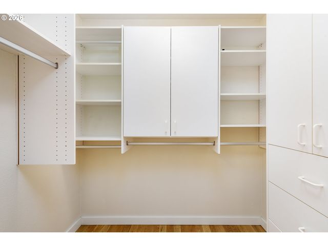 10480 Sw HIGHLAND Dr, Portland, OR 97224