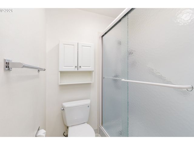 10480 Sw HIGHLAND Dr, Portland, OR 97224
