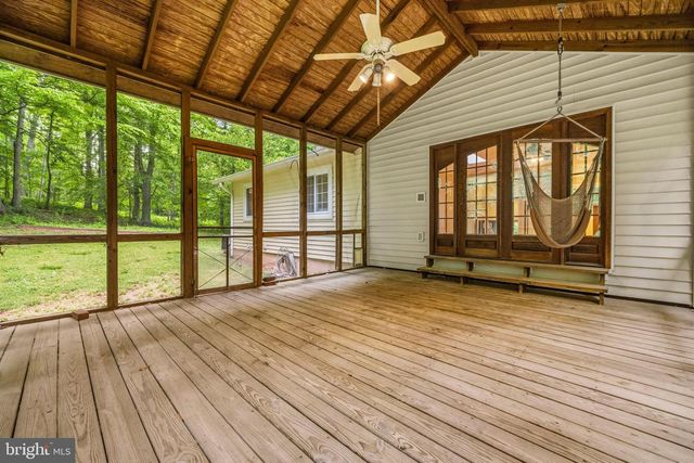8016 LAKE DR, Manassas, VA 20111
