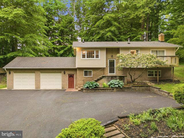 8016 LAKE DR, Manassas, VA 20111