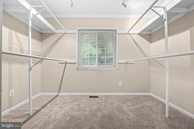 8016 LAKE DR, Manassas, VA 20111