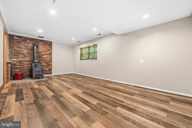 8016 LAKE DR, Manassas, VA 20111