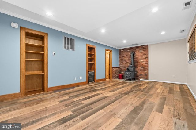 8016 LAKE DR, Manassas, VA 20111