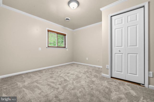 8016 LAKE DR, Manassas, VA 20111