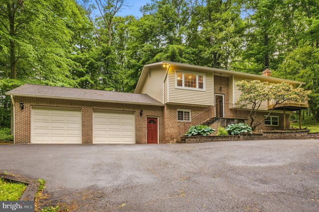 8016 LAKE DR, Manassas, VA 20111