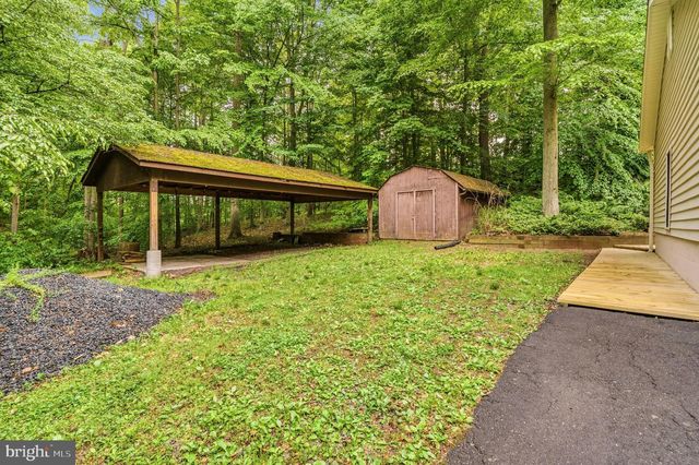 8016 LAKE DR, Manassas, VA 20111