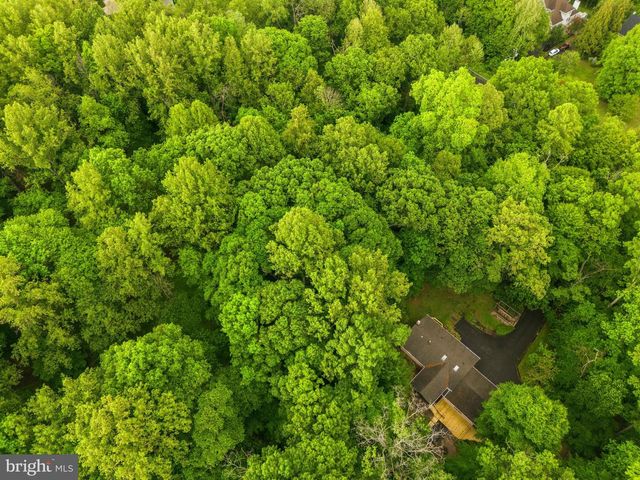 8016 LAKE DR, Manassas, VA 20111