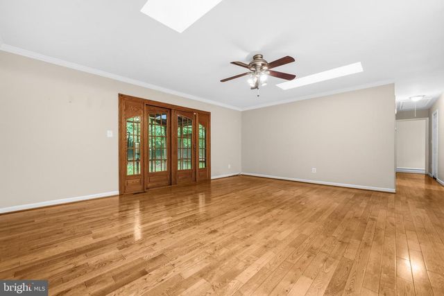 8016 LAKE DR, Manassas, VA 20111