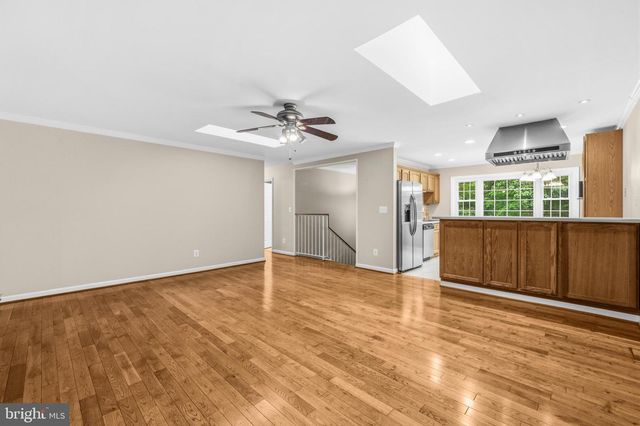 8016 LAKE DR, Manassas, VA 20111