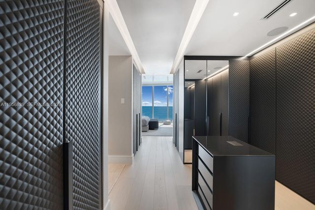 17975 Collins Ave N701, Sunny Isles Beach, FL 33160