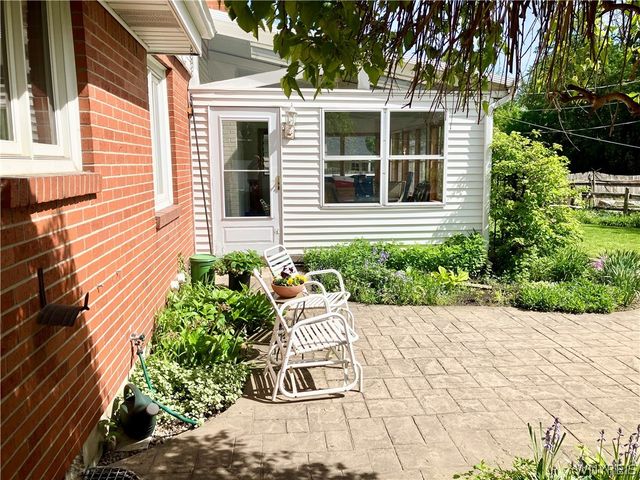 299 Hedstrom Drive, Amherst, NY 14226