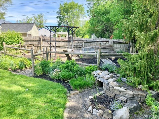 299 Hedstrom Drive, Amherst, NY 14226