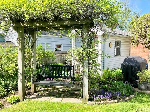 299 Hedstrom Drive, Amherst, NY 14226