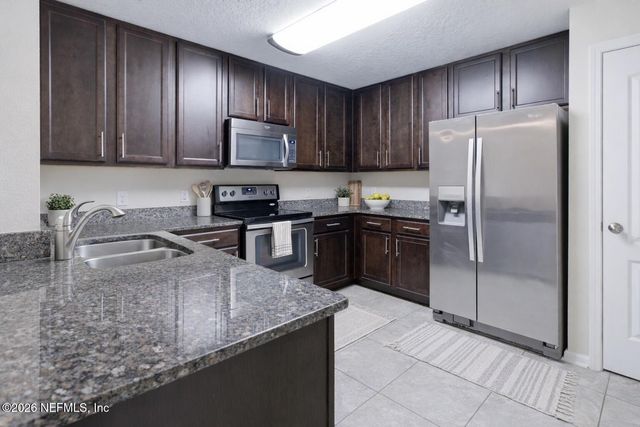 821 GOLDEN LAKE Loop, St. Johns, FL 32084