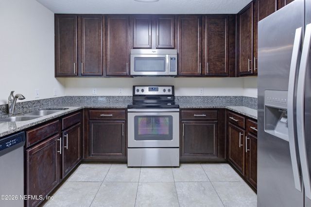 821 GOLDEN LAKE Loop, St. Johns, FL 32084