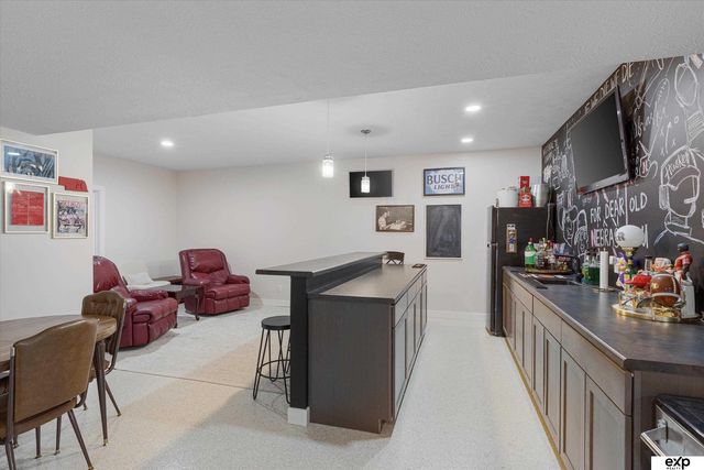 12109 S 204 Avenue, Gretna, NE 68028