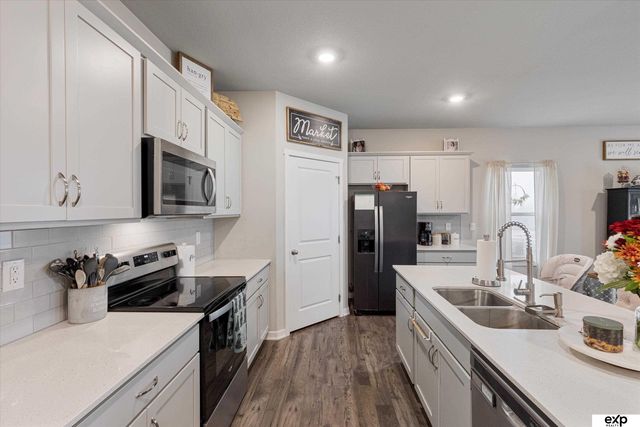 12109 S 204 Avenue, Gretna, NE 68028